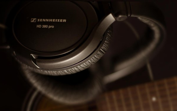 SENNHEISER HD 380 Pro